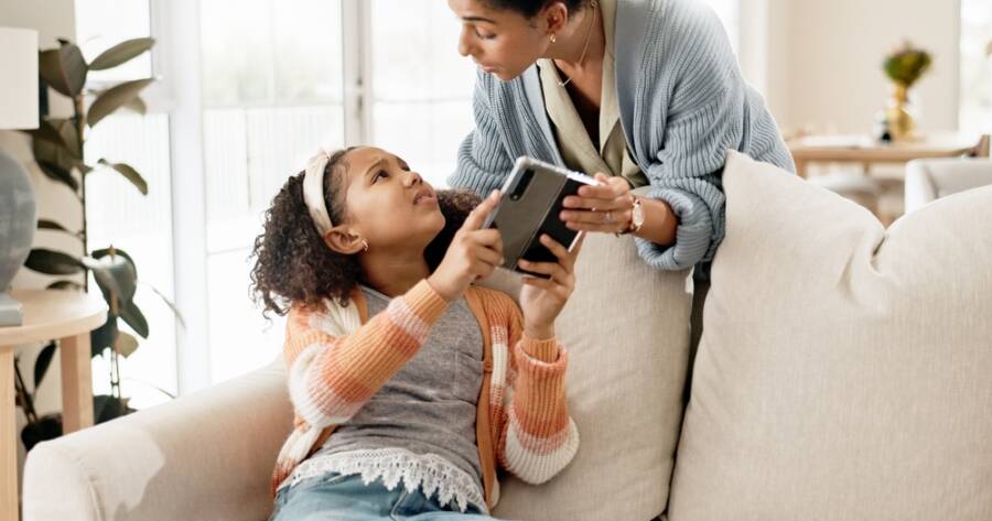 Encouraging Healthy Screen Habits for the Whole Family